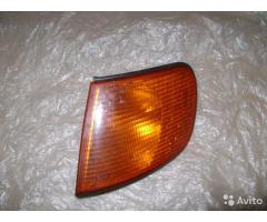 Поворотник желтый Audi100